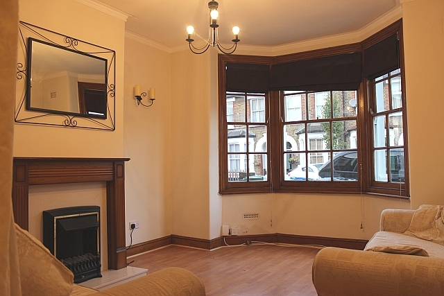  Image of 1 bedroom Flat to rent in Azof Street London SE10 at Greenwich, SE10 0EG