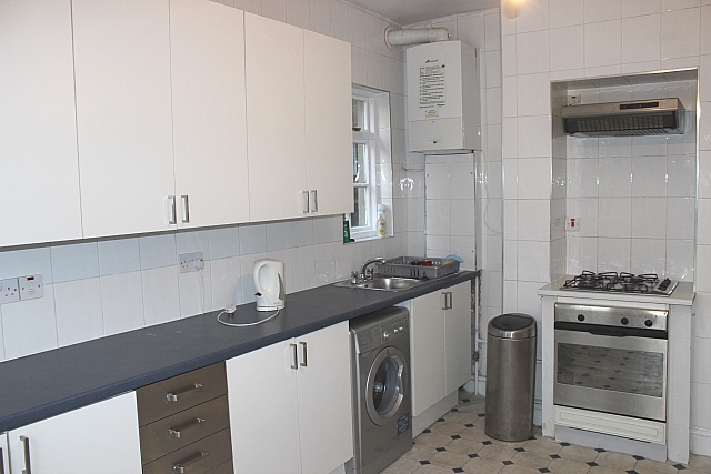 Image of 1 bedroom Flat to rent in Azof Street London SE10 at Greenwich, SE10 0EG
