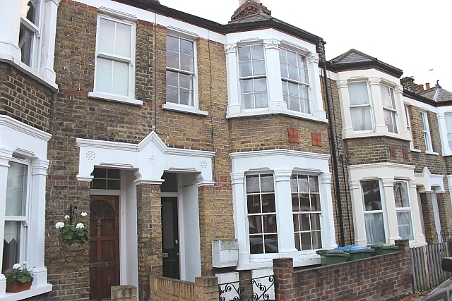  Image of 1 bedroom Flat to rent in Azof Street London SE10 at Greenwich, SE10 0EG