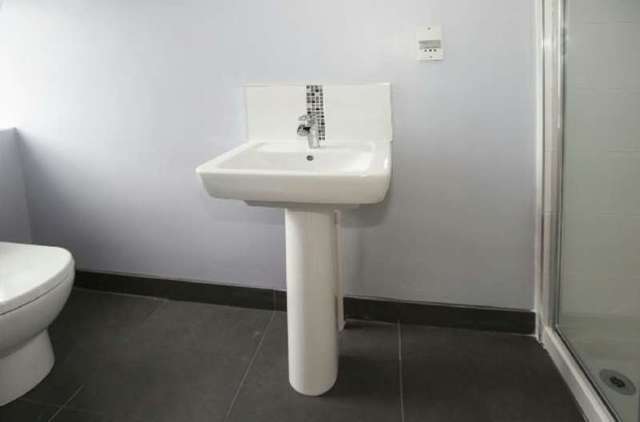  Image of 5 bedroom Detached house for sale in Barbara