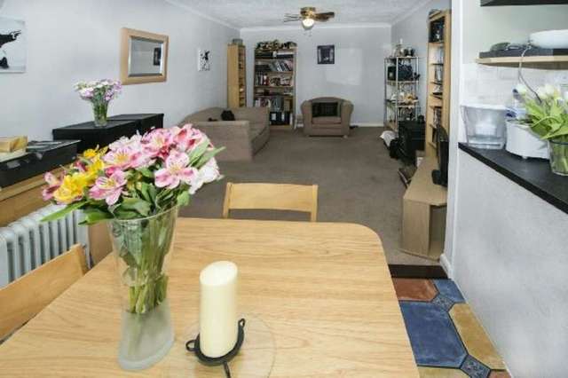  Image of 1 bedroom Flat for sale in Bath Road Tilehurst Reading RG30 at Bath Road  Reading, RG30 2BL