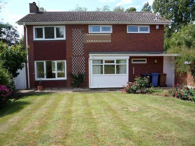  Image of 3 bedroom Detached house to rent in Beaconsfield Close Sudbury CO10 at Sudbury, CO10 1JR