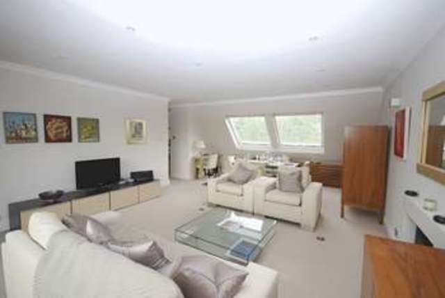  Image of 2 bedroom Flat to rent in Beaufort Gardens London SW3 at Beaufort Gardens  London, SW3 1QQ