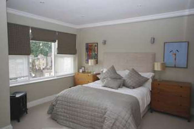  Image of 2 bedroom Flat to rent in Beaufort Gardens London SW3 at Beaufort Gardens  London, SW3 1QQ