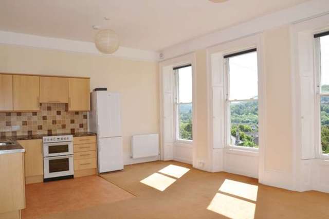  Image of 1 bedroom Flat to rent in Beaufort Villas Bath BA1 at Beaufort Villas Claremont Road Bath, BA1 6LY