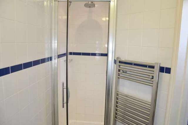  Image of 1 bedroom Flat to rent in Beaufort Villas Bath BA1 at Beaufort Villas Claremont Road Bath, BA1 6LY