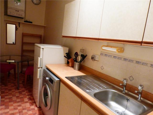  Image of 1 bedroom Flat to rent in Beaverhall Road Edinburgh EH7 at Broughton Edinburgh Edinburgh, EH7 4JE