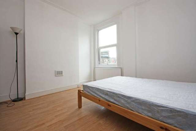  Image of 3 bedroom Flat to rent in Bedford Hill London SW12 at Bedford Hill Balham London, SW12 9HR
