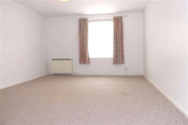  Image of 2 bedroom Flat to rent in Belle Vue Gardens Brighton BN2 at Brighton, BN2 0AN