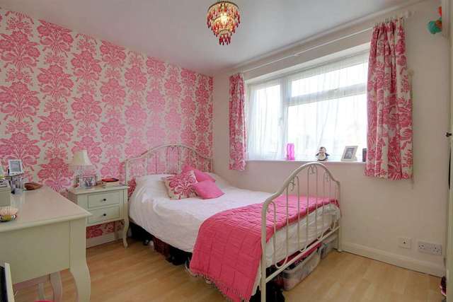  Image of 4 bedroom Detached house for sale in Berkeley Square Hemel Hempstead HP2 at Berkeley Square  Hemel Hempstead, HP2 7QR