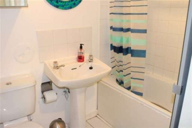  Image of 1 bedroom Flat to rent in Berkeley Street Glasgow G3 at Glasgow, G3 7HH