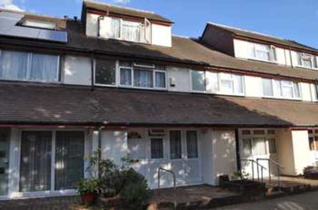  Image of 1 bedroom Property to rent in Alscot Way London SE1 at London, SE1 5XU