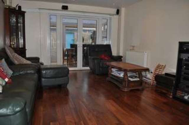 Image of 1 bedroom Property to rent in Alscot Way London SE1 at London, SE1 5XU