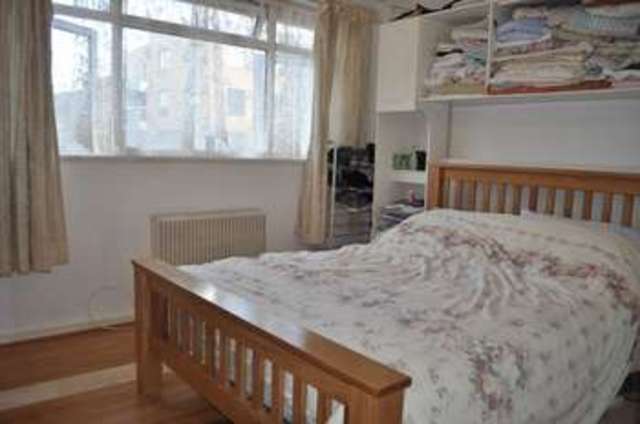  Image of 1 bedroom Property to rent in Alscot Way London SE1 at London, SE1 5XU