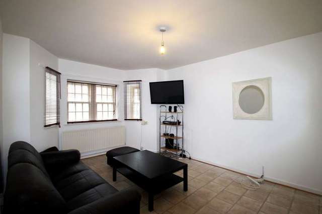  Image of House Share to rent in Rochester Square London NW1 at Rochester Square  London, NW1 9EJ