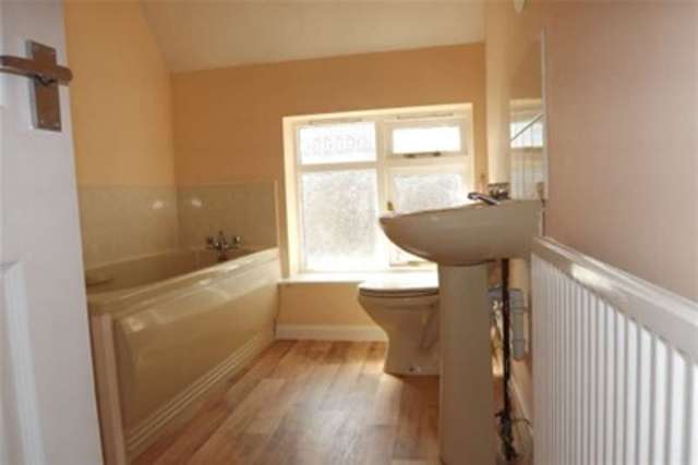  Image of 1 bedroom Flat to rent in Bingham Road Cotgrave Nottingham NG12 at Nottingham, NG12 3JS