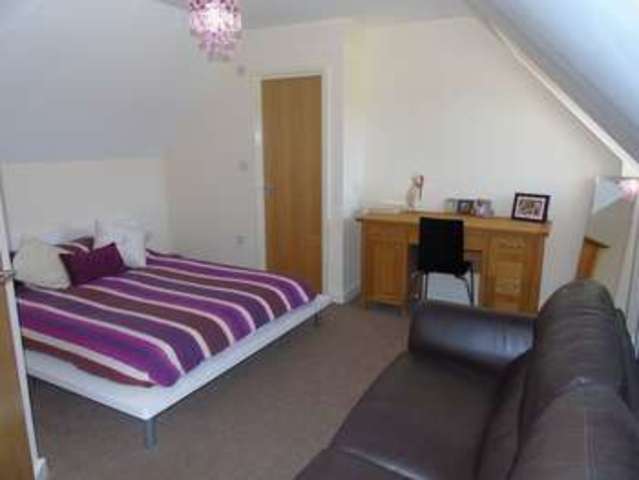  Image of 5 bedroom Semi-Detached house for sale in Birdwing Walk Stevenage SG1 at Birdwing Walk  Stevenage, SG1 4FT