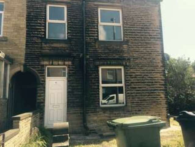  Image of 1 bedroom Terraced house to rent in Blacker Road North Birkby Huddersfield HD1 at Blacker Road North  Huddersfield, HD1 5HQ
