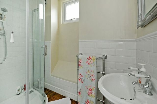  Image of 2 bedroom Flat for sale in Blenheim Road Redland Bristol BS6 at Blenheim Road Redland Bristol, BS6 7JW
