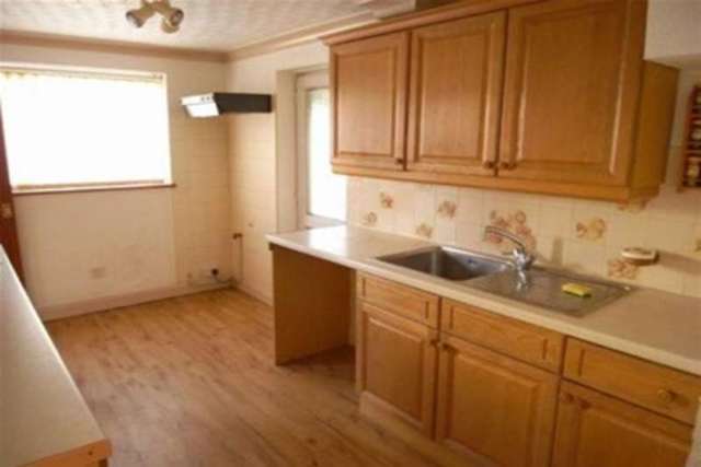  Image of 3 bedroom Semi-Detached house to rent in Freemans Road Bodicote Banbury OX15 at Banbury, OX15 4DT