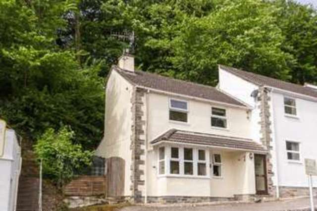  Image of 2 bedroom Property for sale in Bohella Road St. Mawes Truro TR2 at Bohella Road St. Mawes Truro, TR2 5DL