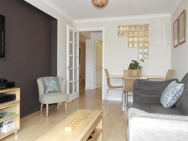  Image of 3 bedroom Flat to rent in Bonnethill Place Dundee DD1 at City Centre Dundee Dundee, DD1 2AD