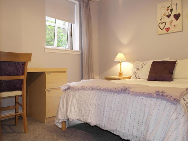  Image of 3 bedroom Flat to rent in Bonnethill Place Dundee DD1 at City Centre Dundee Dundee, DD1 2AD