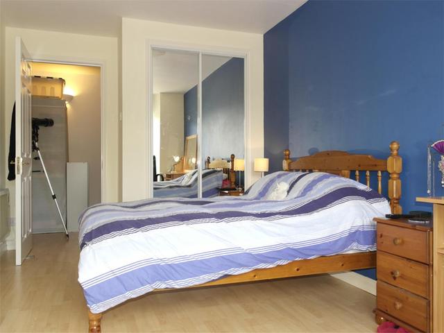  Image of 3 bedroom Flat to rent in Bonnethill Place Dundee DD1 at City Centre Dundee Dundee, DD1 2AD