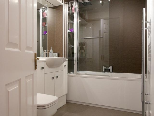  Image of 3 bedroom Flat to rent in Bonnethill Place Dundee DD1 at City Centre Dundee Dundee, DD1 2AD
