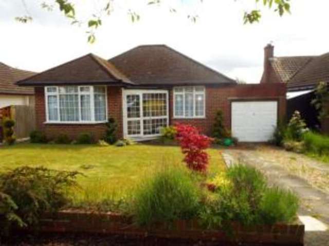  Image of 2 bedroom Bungalow for sale in Borrowdale Drive Sanderstead South Croydon CR2 at South Croydon  Selsdon, CR2 9JS