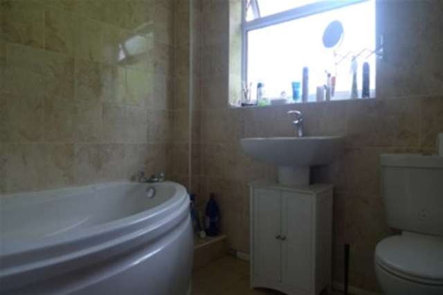  Image of 3 bedroom Semi-Detached house to rent in Boswell Drive Walsgrave on Sowe Coventry CV2 at Coventry, CV2 2DH