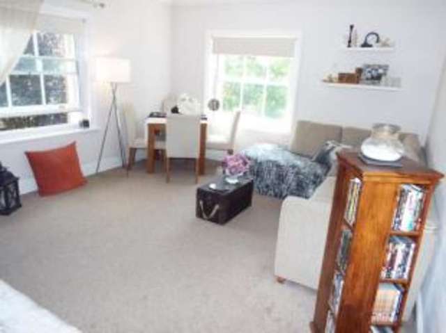  Image of 1 bedroom Flat for sale in Montfort College Botley Road Romsey SO51 at Botley Road Romsey Romsey, SO51 5PL