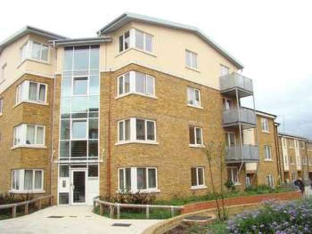  Image of 2 bedroom Flat to rent in Lefevre Walk London E3 at Lefevre Walk  London, E3 2RL