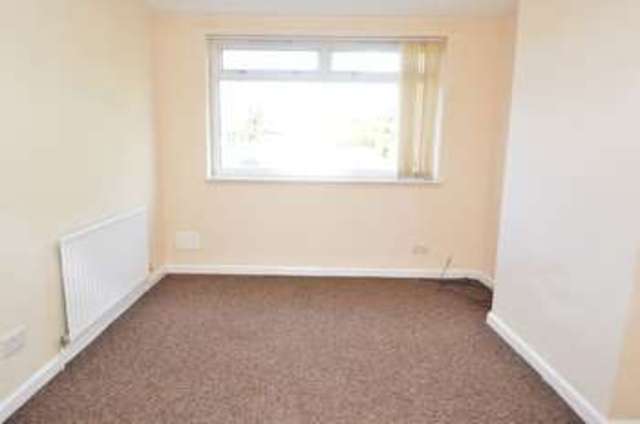  Image of 4 bedroom Semi-Detached house to rent in Bowness Avenue Nottingham NG6 at Bowness Avenue  Nottingham, NG6 0LU