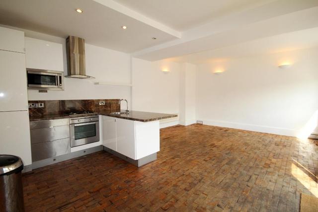  Image of 2 bedroom Flat to rent in Bradbury Mews London N16 at Dalston  London, N16 8JW