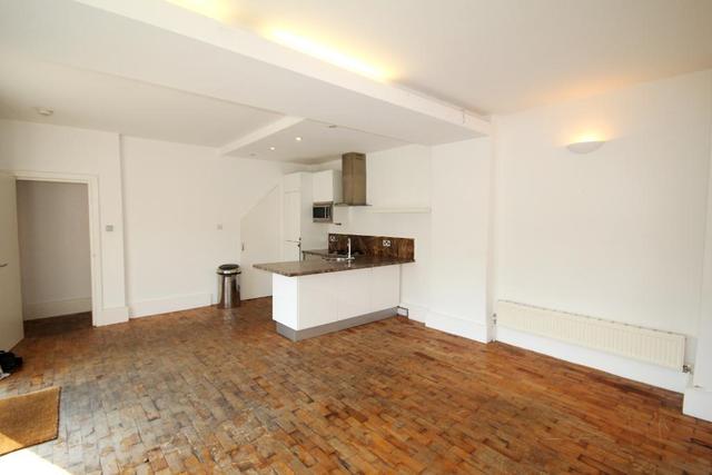  Image of 2 bedroom Flat to rent in Bradbury Mews London N16 at Dalston  London, N16 8JW