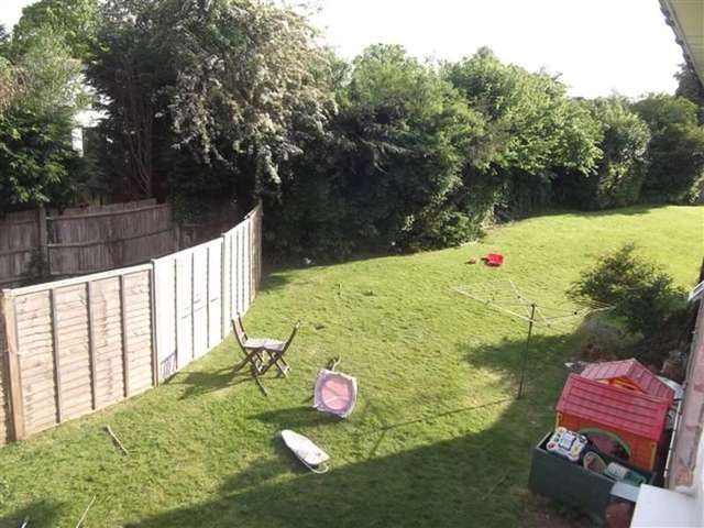  Image of 2 bedroom Flat for sale in Bramble Close Copthorne Crawley RH10 at Bramble Close Copthorne Crawley, RH10 3QB