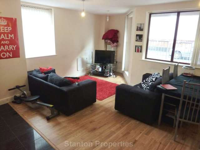 Image of 3 bedroom Apartment to rent in Bridgewater Street Manchester M3 at Bridgewater Street Castlefield Manchester, M3 4NH