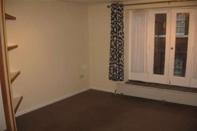  Image of 1 bedroom Studio flat to rent in Downes Street Bridport DT6 at Bridport, DT6 3JR