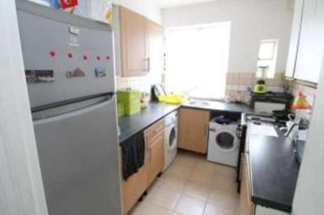  Image of 2 bedroom Flat for sale in Brighton Road Purley CR8 at Purley  Purley, CR8 2BP