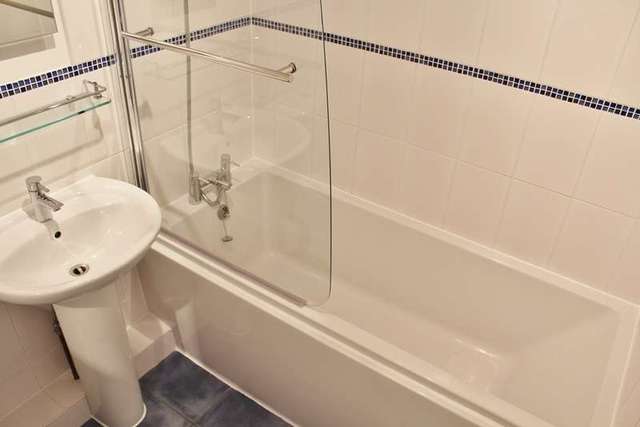  Image of 2 bedroom Semi-Detached house to rent in Broad Hinton Twyford Reading RG10 at Twyford, RG10 0LP