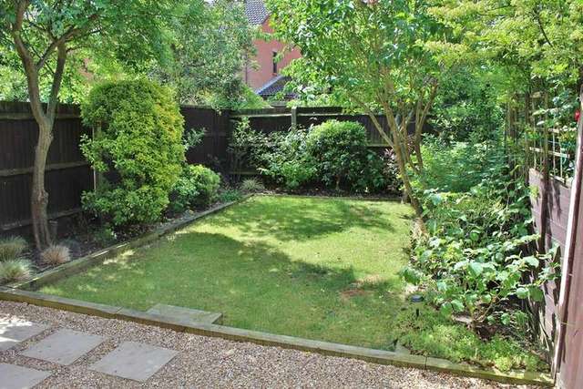  Image of 2 bedroom Semi-Detached house to rent in Broad Hinton Twyford Reading RG10 at Twyford, RG10 0LP
