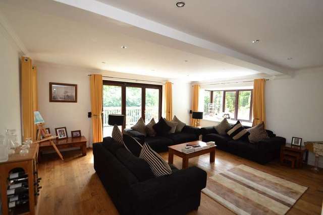  Image of 5 bedroom Detached house for sale in Laurel Gardens Broadstone BH18 at Broadstone, BH18 8LT