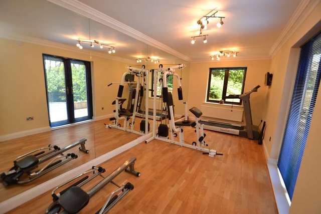  Image of 5 bedroom Detached house for sale in Laurel Gardens Broadstone BH18 at Broadstone, BH18 8LT