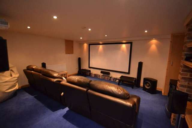  Image of 5 bedroom Detached house for sale in Laurel Gardens Broadstone BH18 at Broadstone, BH18 8LT