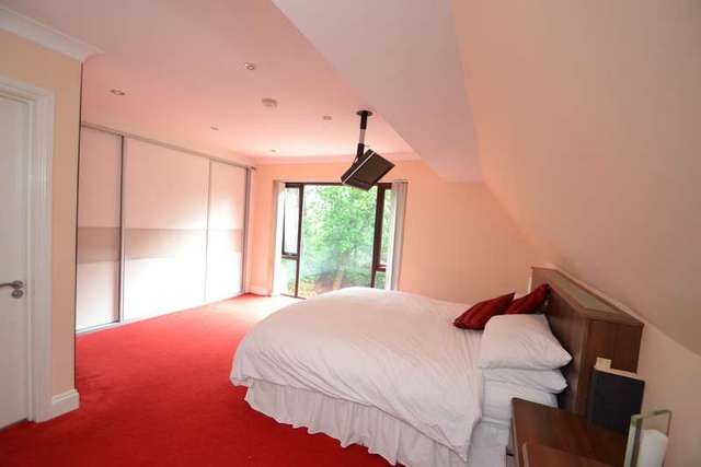  Image of 5 bedroom Detached house for sale in Laurel Gardens Broadstone BH18 at Broadstone, BH18 8LT