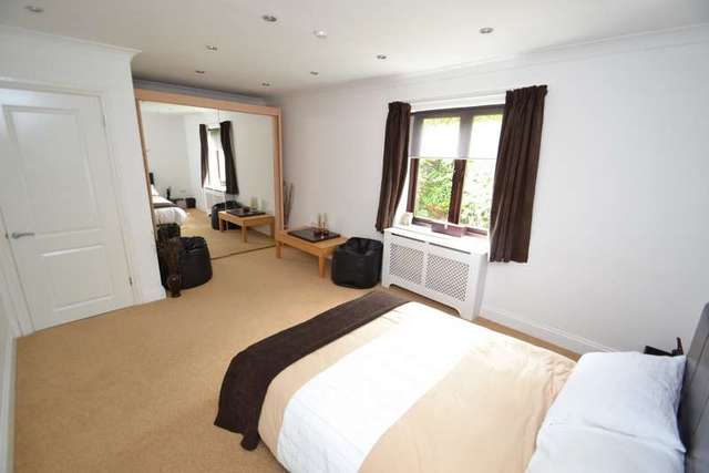  Image of 5 bedroom Detached house for sale in Laurel Gardens Broadstone BH18 at Broadstone, BH18 8LT