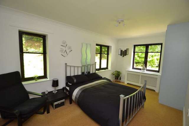  Image of 5 bedroom Detached house for sale in Laurel Gardens Broadstone BH18 at Broadstone, BH18 8LT