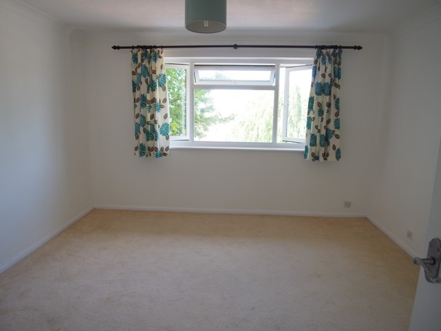  Image of 1 bedroom Flat to rent in Broadwater Hall South Farm Road Broadwater Worthing BN14 at Worthing, BN14 7BP