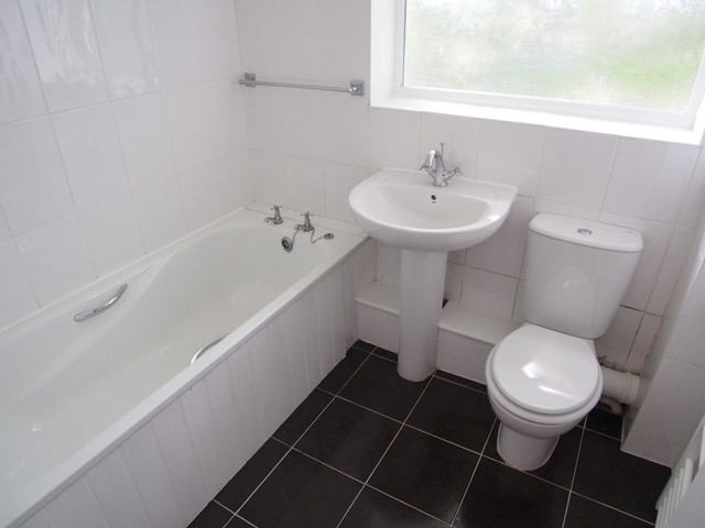  Image of 1 bedroom Flat to rent in Broadwater Hall South Farm Road Broadwater Worthing BN14 at Worthing, BN14 7BP